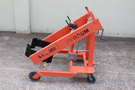 液压油桶升降机