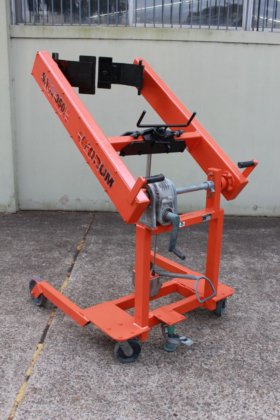 液压油桶升降机