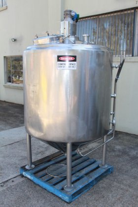 不锈钢酒窝夹套保温混合罐