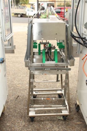 カートン折り機