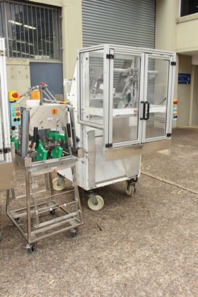 カートン折り機