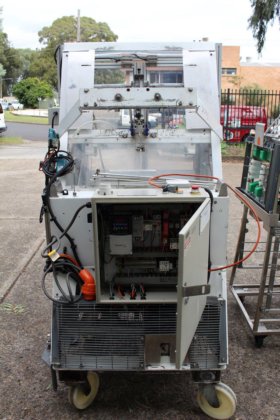 カートン折り機