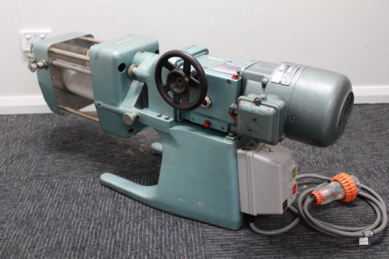 Erweka 实验室通用驱动装置，带振动造粒机