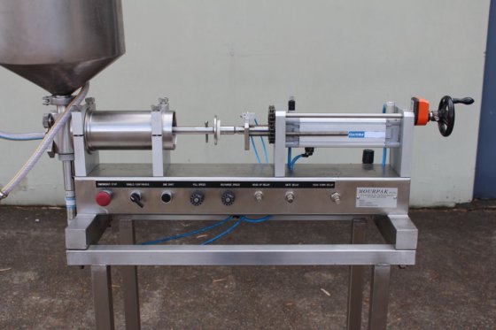 Mourpak卧式活塞灌装机