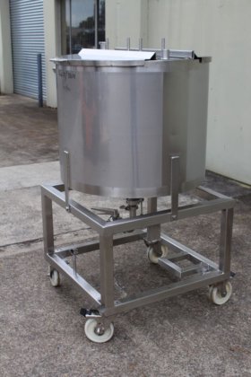 不锈钢夹套容器