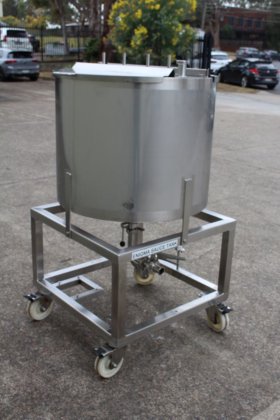 不锈钢夹套容器