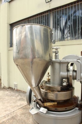 マネスティタブレットプレス