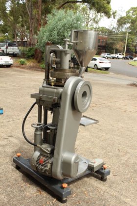 マネスティタブレットプレス