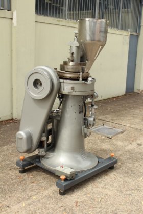 マネスティタブレットプレス