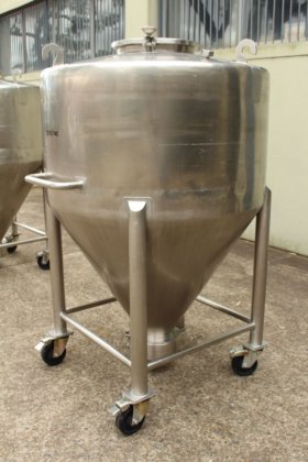 卡尔森不锈钢手提箱