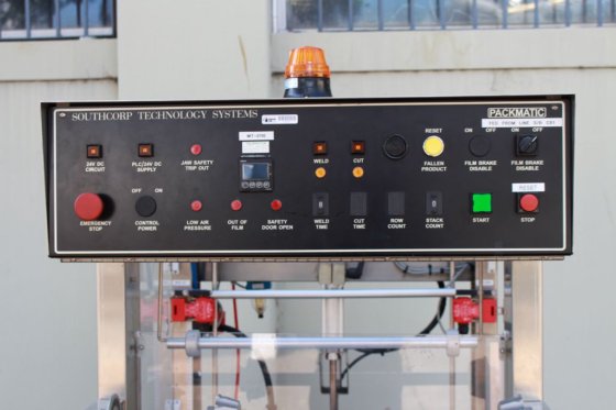 Packmatic 自动袖套包装机
