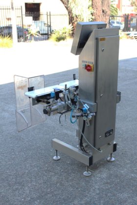 带空气剔除装置的 Garvens 在线检重秤