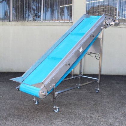 S/S フレームのクリート付きベルト エレベーター