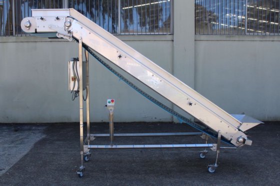 S/S フレームのクリート付きベルト エレベーター