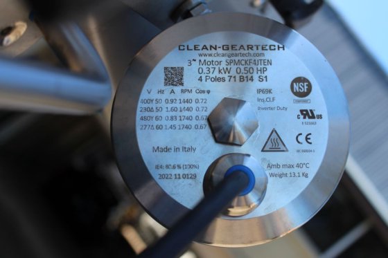 不锈钢框架上的防滑皮带升降机