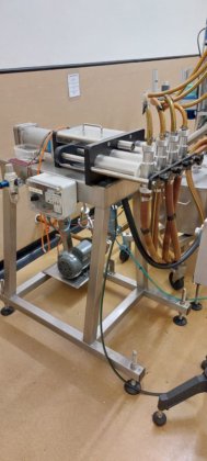 フローフィル、コンパクトな液体充填、キャッピング、ラベリングライン