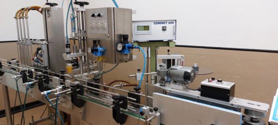 Flowfill，紧凑型液体灌装、封盖和贴标生产线