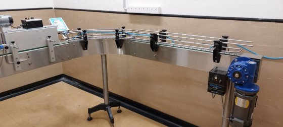 フローフィル、コンパクトな液体充填、キャッピング、ラベリングライン