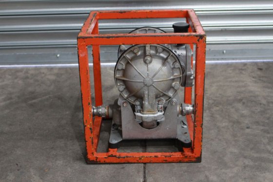 サンドパイパー ステンレス ダイヤフラム ポンプ