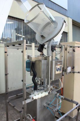 Inil 直列式自动螺旋封盖机带升降装置