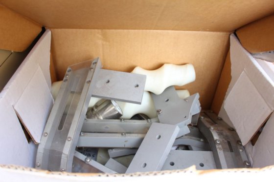 Inil 直列式自动螺旋封盖机带升降装置