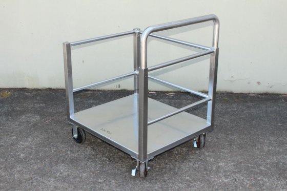 ステンレス製トロリー