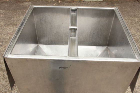 ステンレス鋼移動式ホッパービン