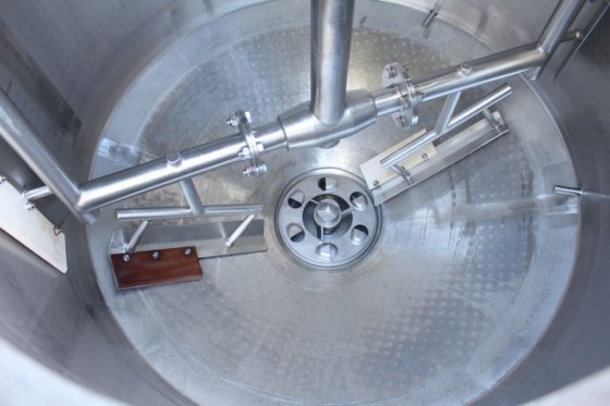 佩非布工程公司不锈钢夹套罐（带分液器