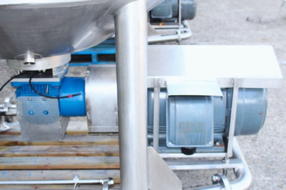 佩非布工程公司不锈钢夹套罐（带分液器