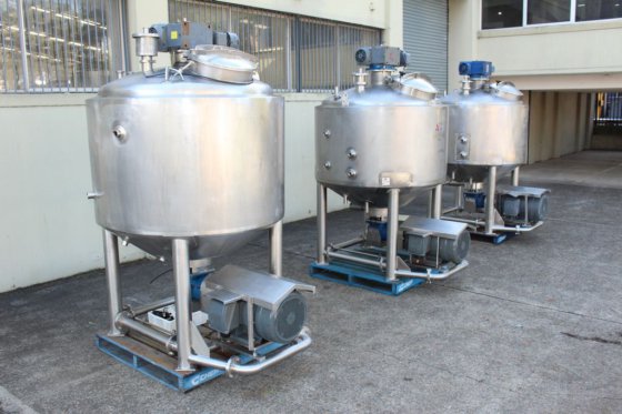 佩非布工程公司不锈钢夹套罐（带分液器