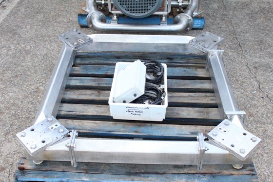 佩非布工程公司不锈钢夹套罐（带分液器