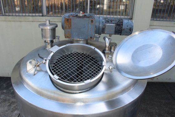 佩非布工程公司不锈钢夹套罐（带分液器