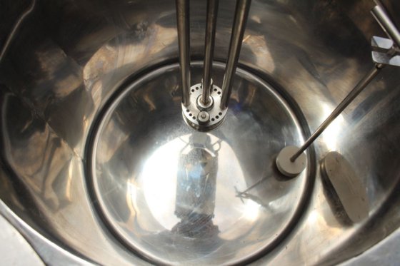 带有 Silverson 乳化剂的 Armfield 通用工艺罐