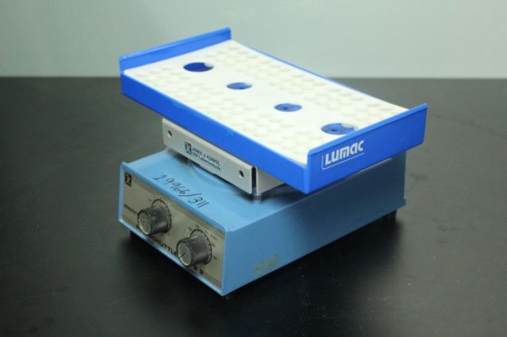 IKA シュットラー マイクロタイターシェーカー