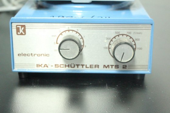 IKA シュットラー マイクロタイターシェーカー