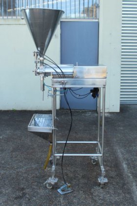 ハンター横型ピストン充填機