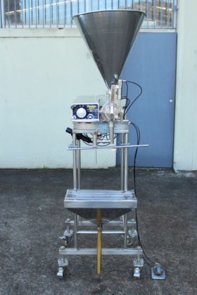 ハンター横型ピストン充填機