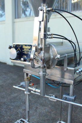 ハンター横型ピストン充填機