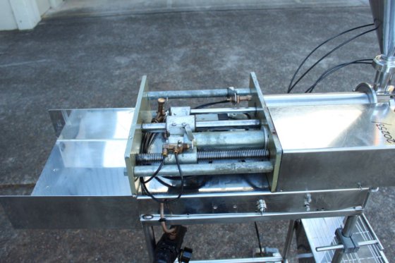 ハンター横型ピストン充填機