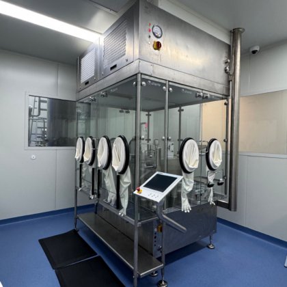 Dara 層流式IVバッグの半自動充填・閉鎖システム