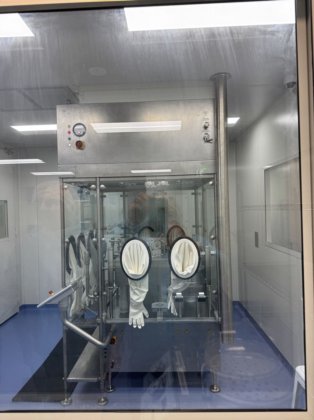 Dara 半自动层流式静脉输液袋灌装和封口机