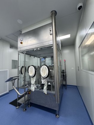 Dara 層流式IVバッグの半自動充填・閉鎖システム