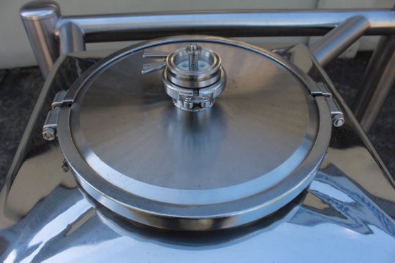 带支架的 GEA 不锈钢料斗