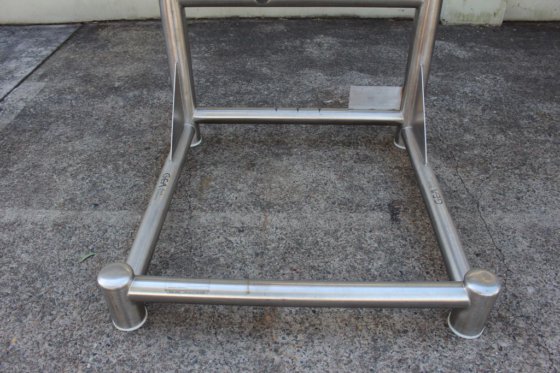 带支架的 GEA 不锈钢料斗