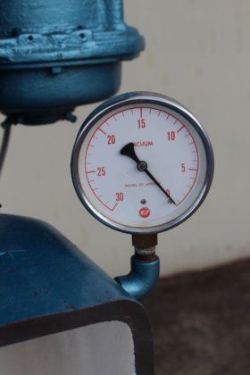 John Heine 真空罐封罐机