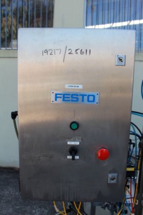 Kolbenfüller mit Fördersystem