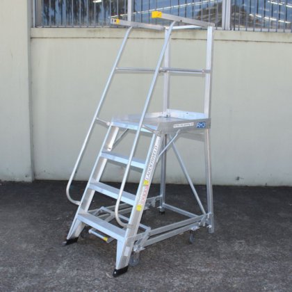 ベイリープラットフォームラダー