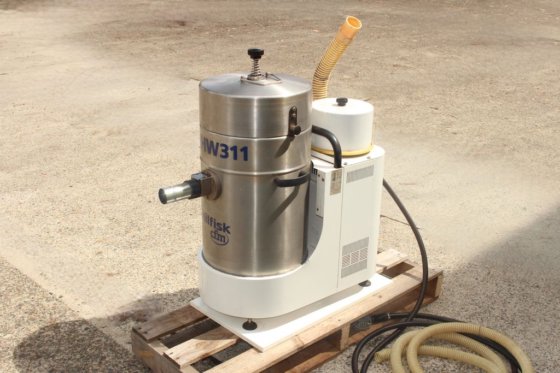 ニルフィスク産業用真空集塵装置