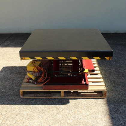 セーフテック シザーリフトテーブル