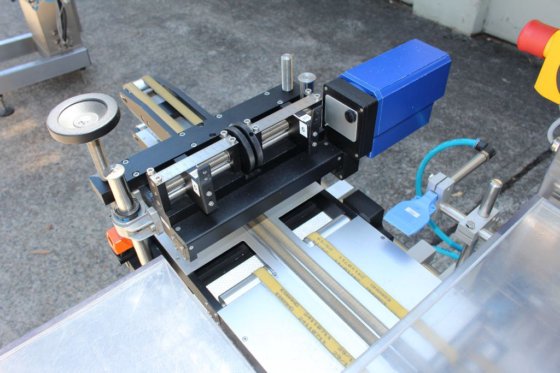 带空气喷射剔除器的 Garvens 检重秤